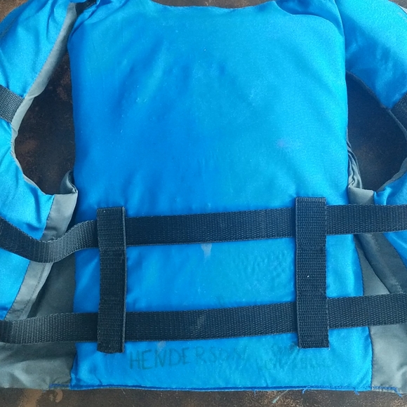 Life jacket - Picture 3 of 3